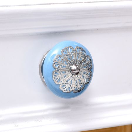 Turquoise Strewn Flat Knob